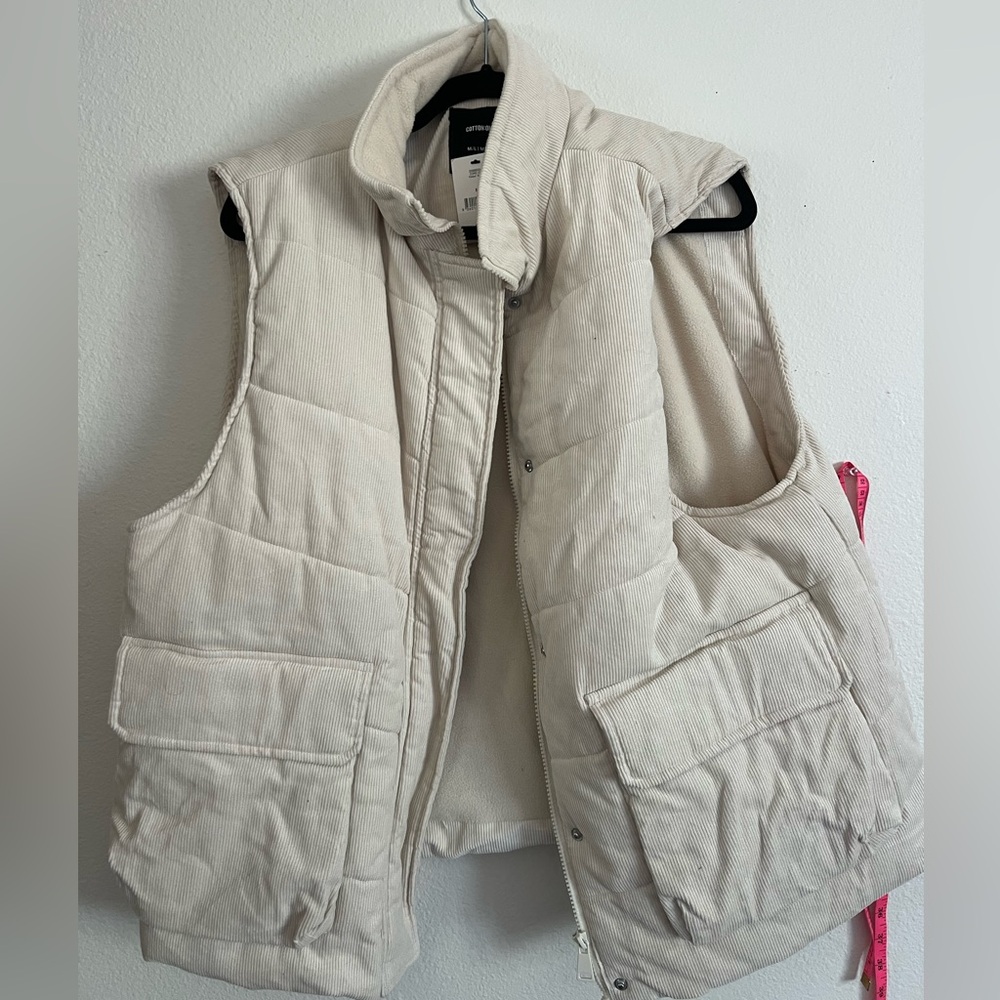 Cotton On Corduroy Puffer Vest | Beige | Size M/L - Picture 3 of 3